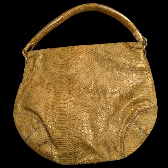 VIETA Gold Crocodile bag with gold metal trimmings & two tassels. Very roomy👌💝 - Picture 4 of 10